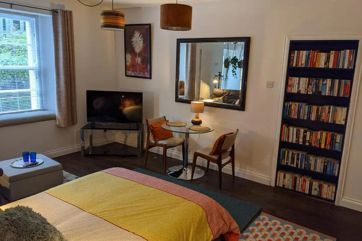 Room 2 of 12