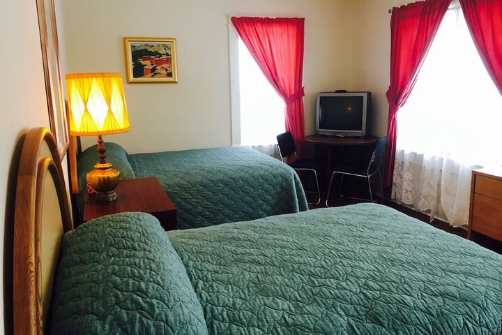 Room 81 of 246
