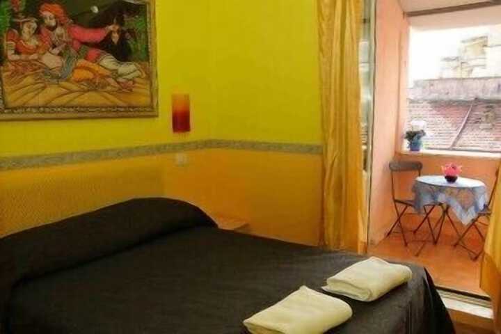 Room 2 of 16