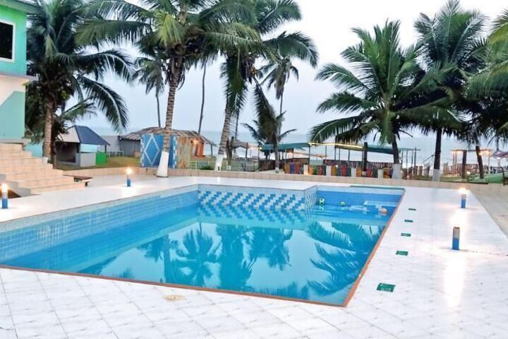 Pool 52 of 106