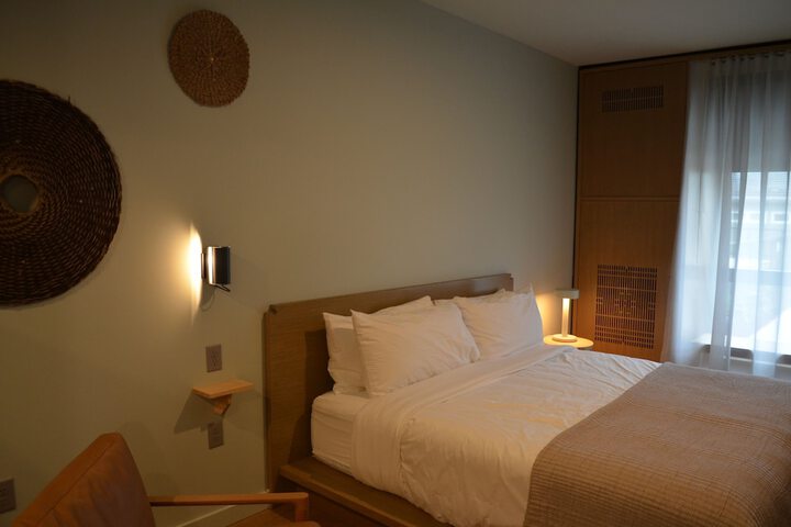 Room 5 of 96