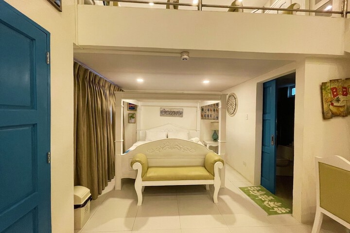 Room 42 of 106