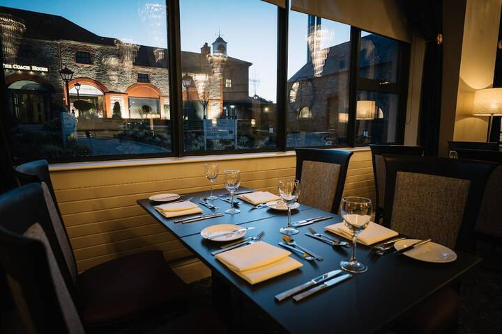 Dining 54 of 65