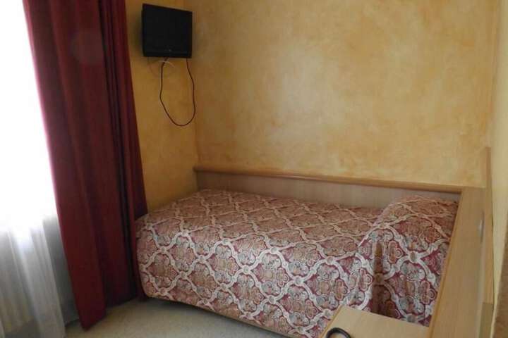 Room 15 of 46
