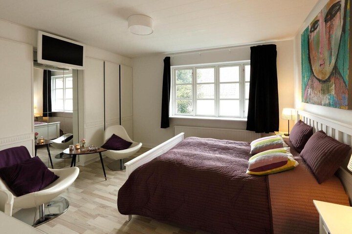 Room 10 of 30
