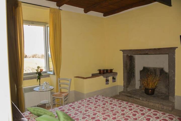 Room 9 of 28