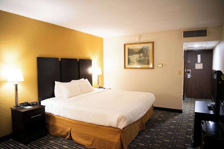 2 Double Beds (1 of 11)