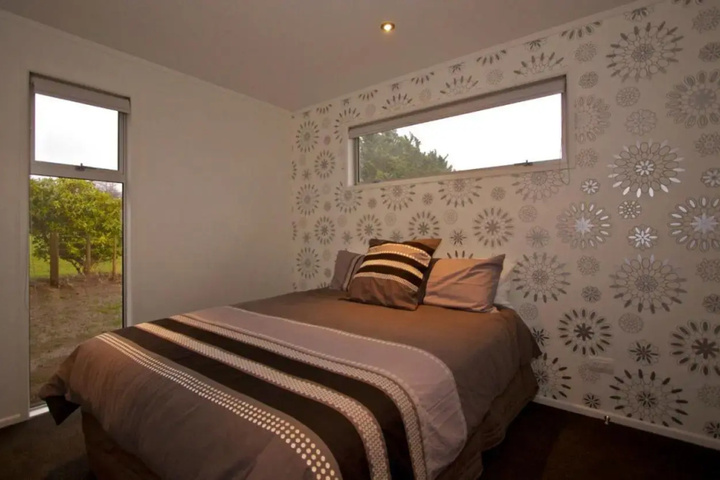 Room 2 of 2