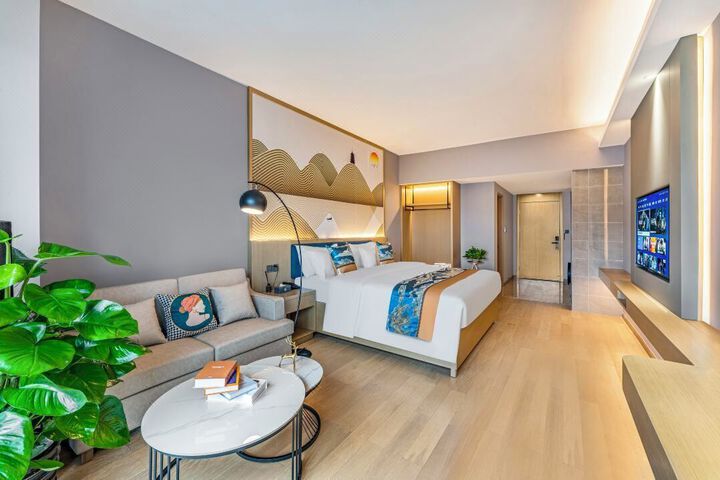 Room 14 of 23