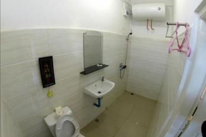 Room 2 of 22