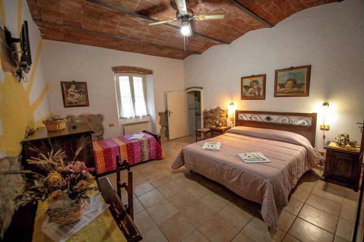 Room 6 of 34