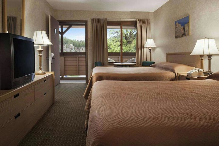 Room 6 of 34