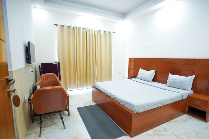 Room 21 of 77