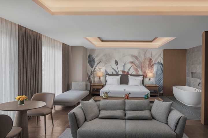 Room 7 of 100