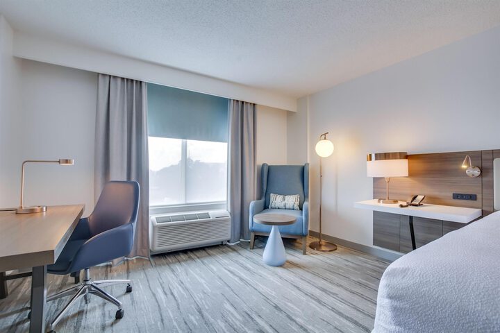 Room 42 of 97