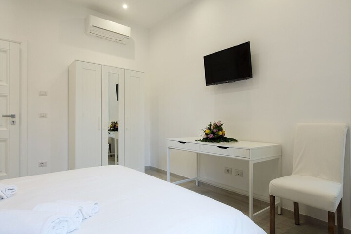 Room 44 of 155
