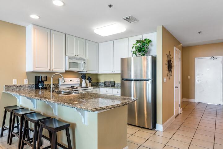 Lighthouse 1605 by Bender Vacation Rentals in Gulf Shores, AL