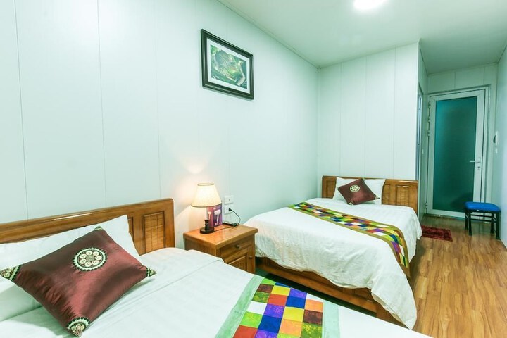 Room 6 of 43