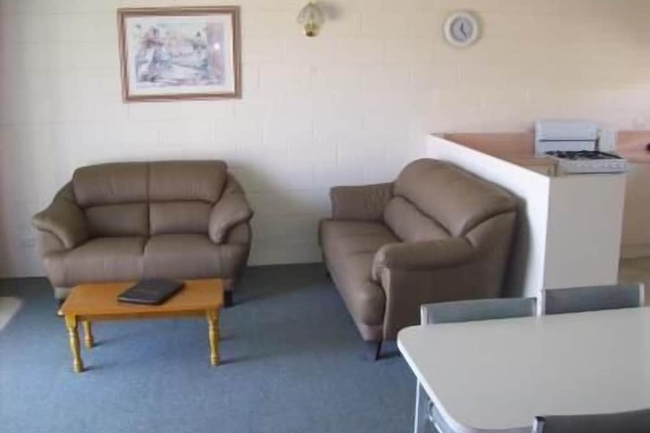 Room 5 of 11