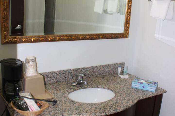 Bathroom sink