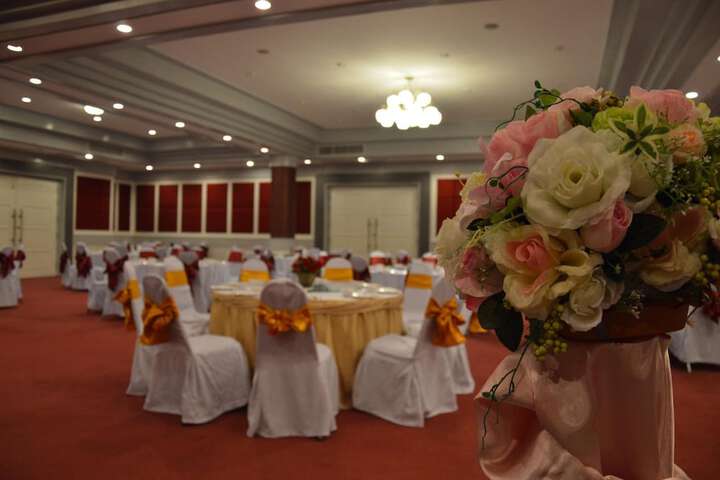Ballroom/Hall 33 of 36