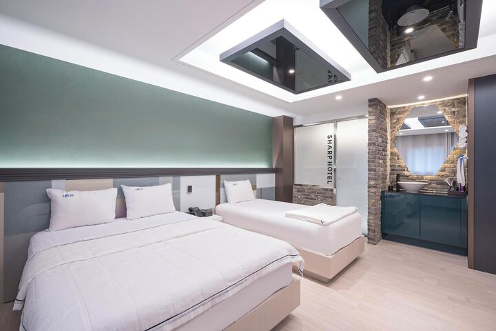 Room 49 of 58