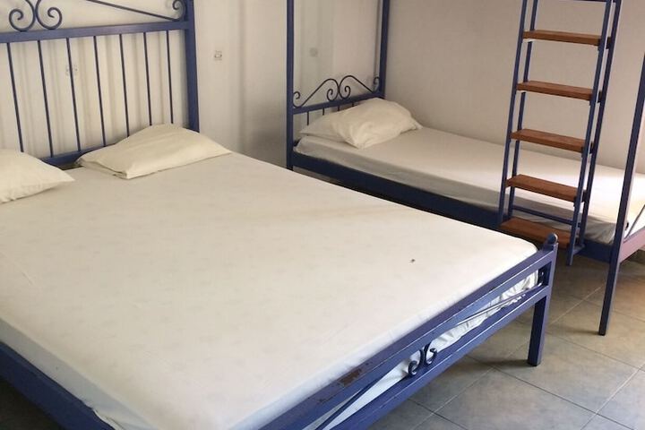 Room 5 of 13