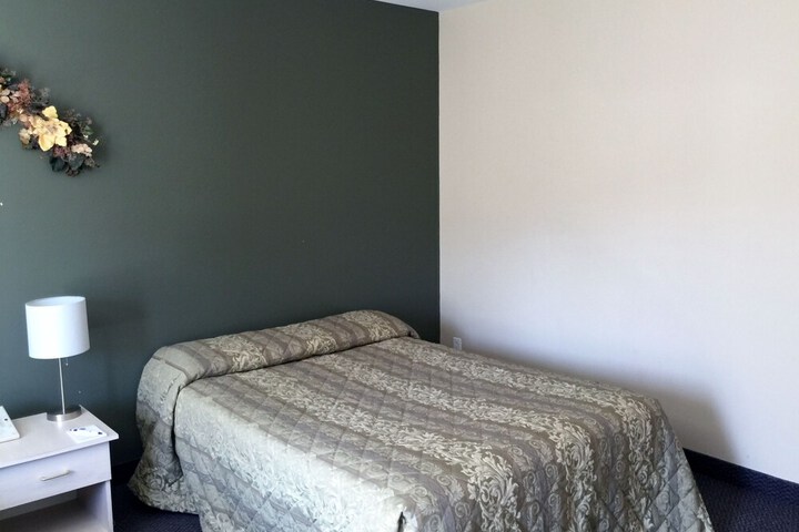 Room 4 of 32