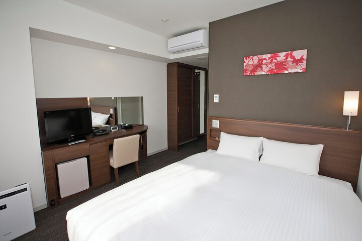 Room 13 of 49