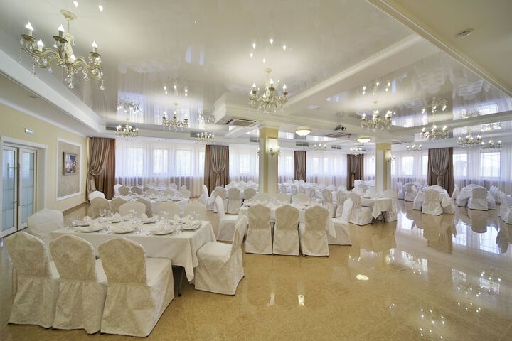 Ballroom/Hall 24 of 26