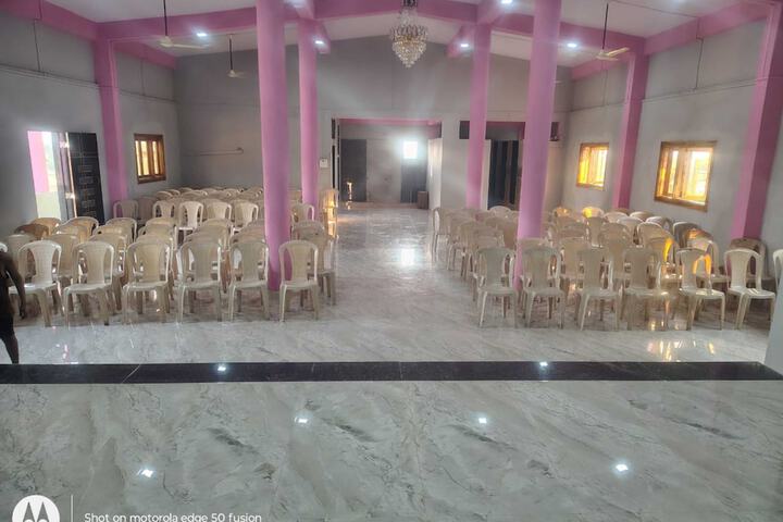 Ballroom/Hall 32 of 33
