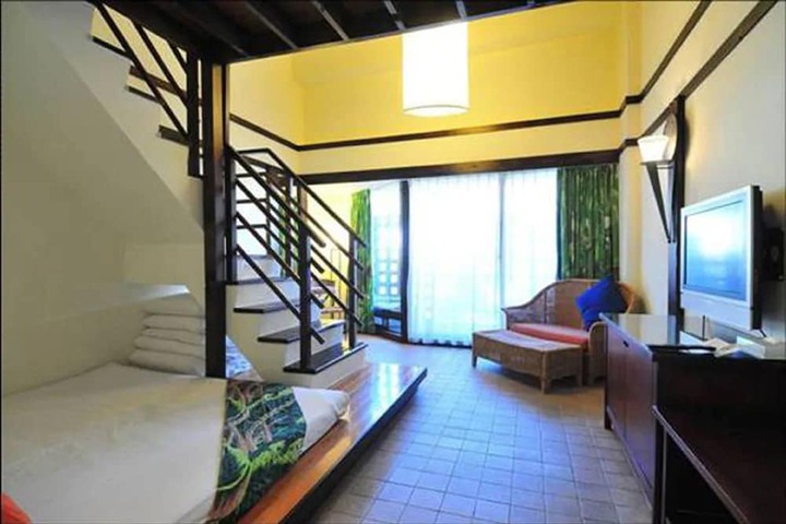 Room 28 of 218