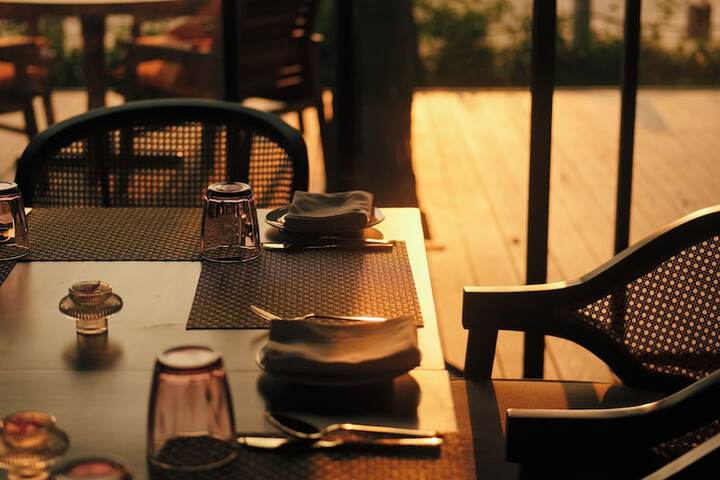 Dining 31 of 49