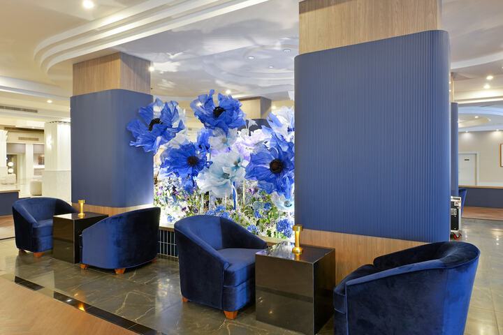 Lounge 111 of 125
