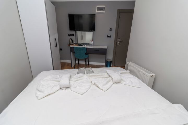 Room 18 of 42