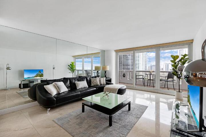 Bayfront Gem with Balcony and Pool in Miami, FL