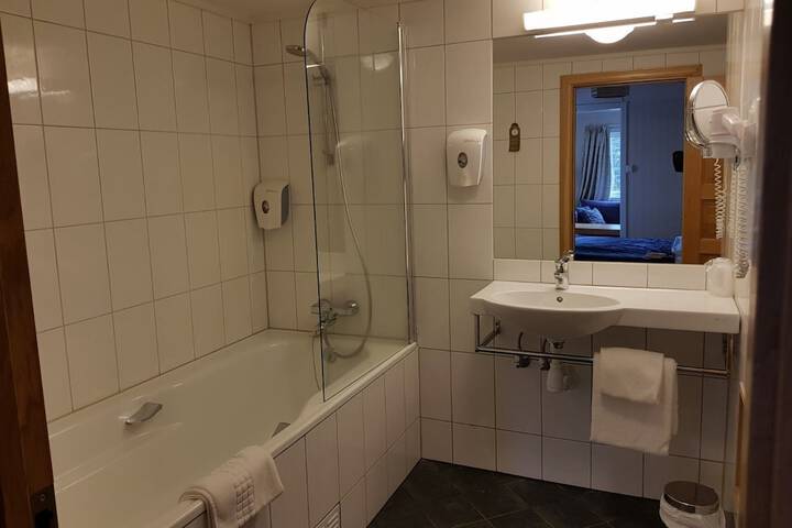 Room 57 of 111