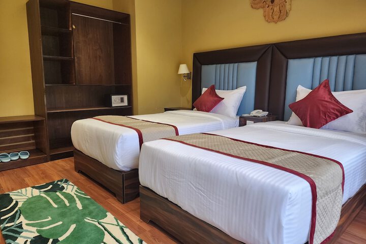 Room 6 of 25