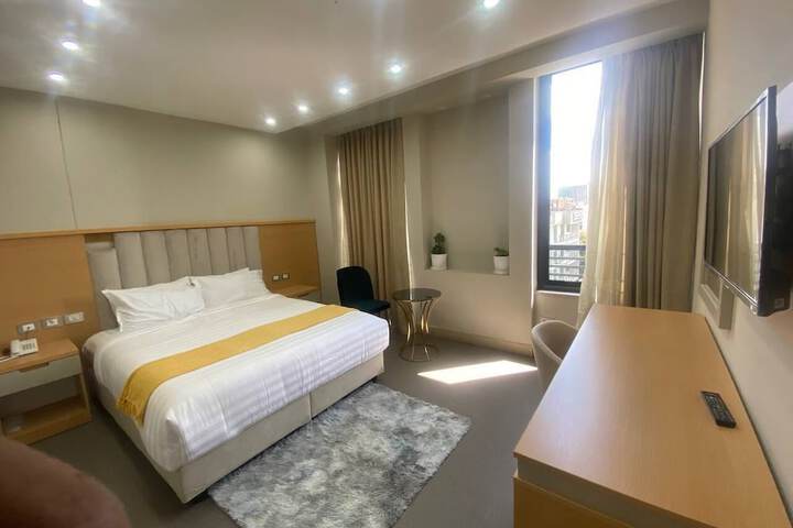 Eyana Hotel