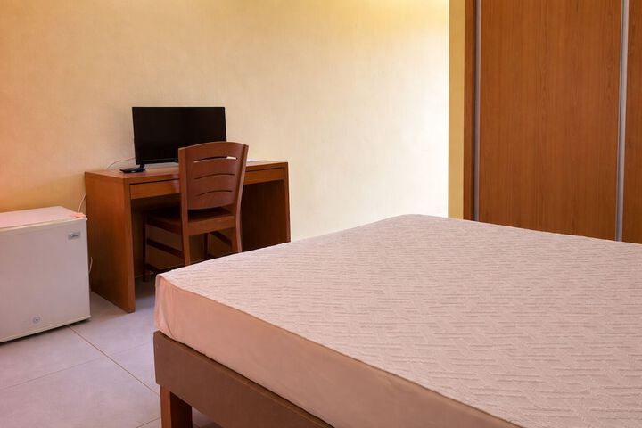 Room 12 of 18