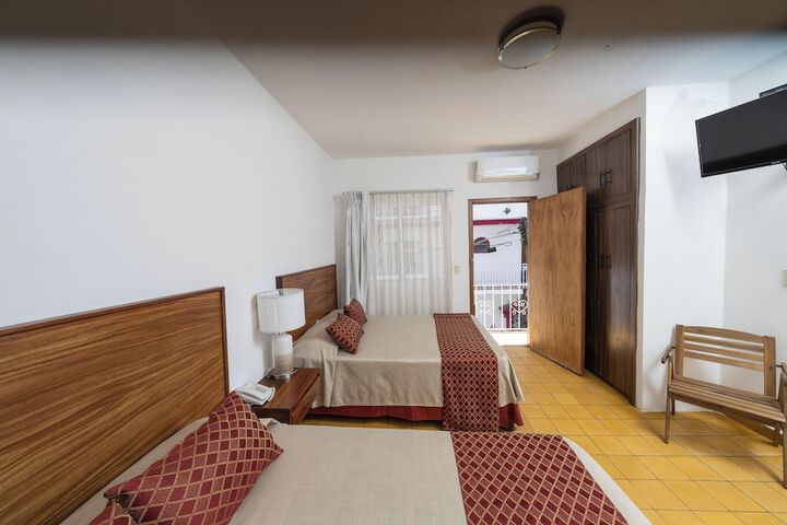Room 11 of 103