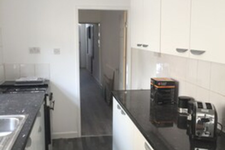 Room 4 of 18