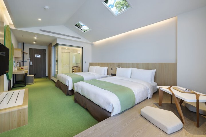 Room 7 of 60