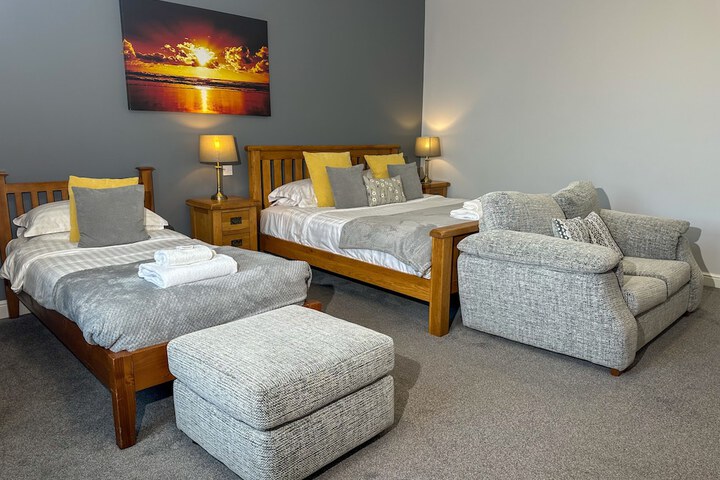 Room 6 of 160