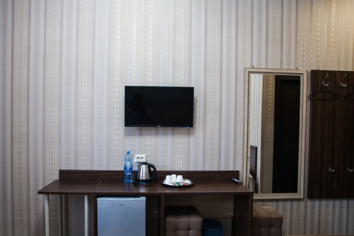 Room 4 of 40
