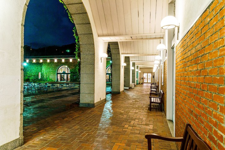 Ballroom/Hall 55 of 73