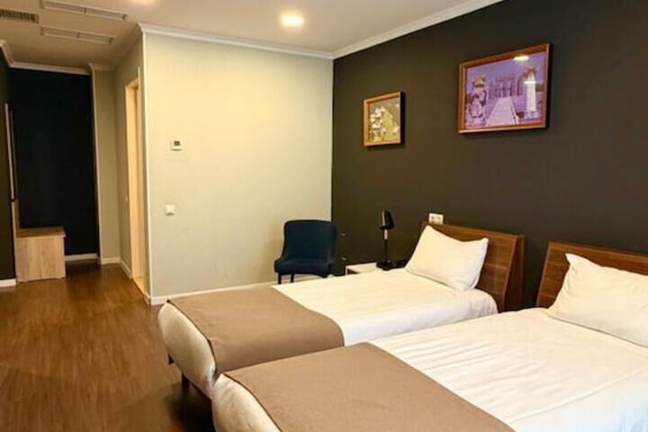 Room 142 of 240