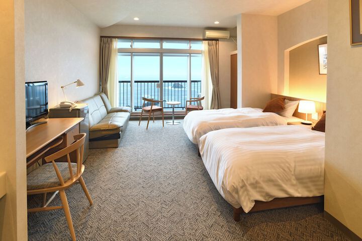 Room 9 of 22