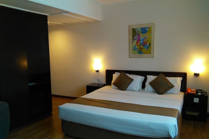 Room 10 of 43