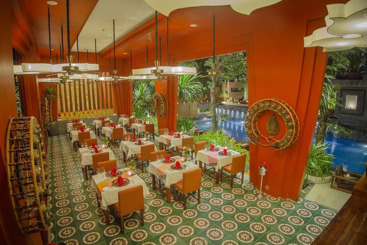 Dining 92 of 157